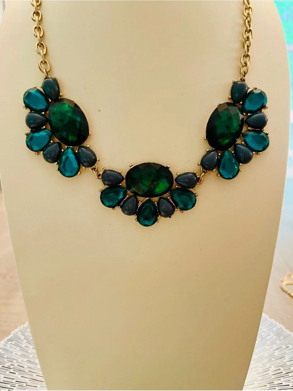 Emerald Green Crystal Statement Necklace - 3-Cluster Gold Chain NEW